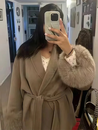 SERENA | Abrigo con cinturón y puños de pelo