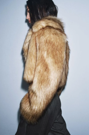 CHAQUETA CORTA EFECTO PELO