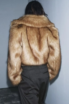 CHAQUETA CORTA EFECTO PELO