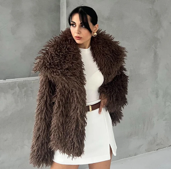 ABRIGO DE PELO RIZADO SINTETICO